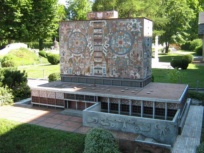A mexikóvárosi egyetemi könyvtár